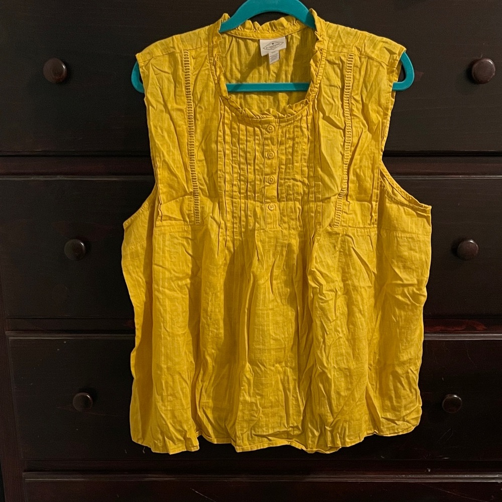 #104 St. John's Bay Yellow Sleeveless Blouse